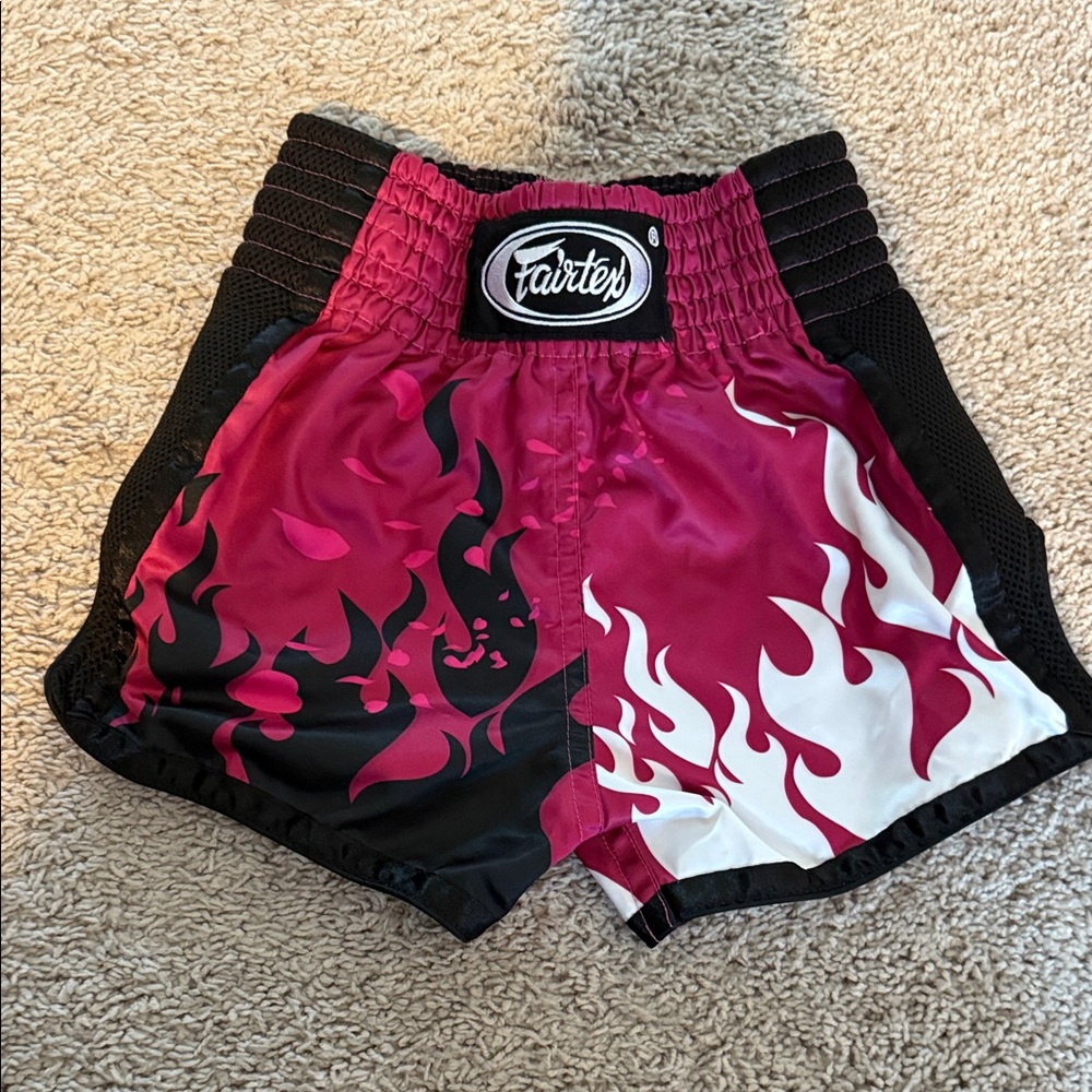 Kids Flame Design Muay Thai Shorts - Pink and Black 8-10 years